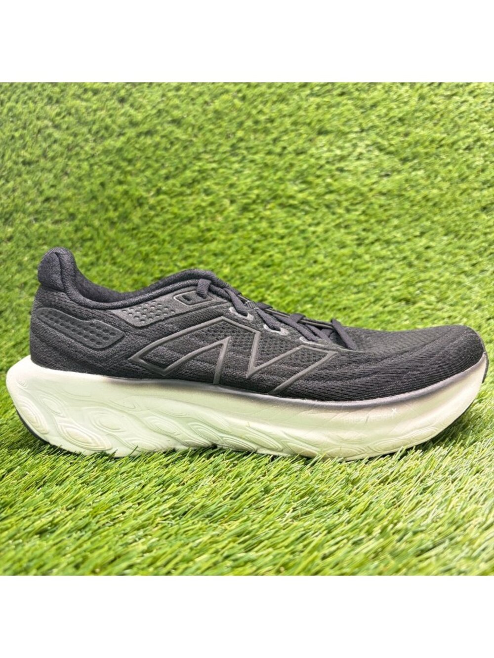 New Balance Fresh Foam 1080v13 Womens Size 9 Black White Running Shoes Sneakers